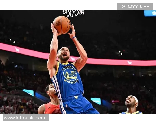 勇士库里单场砍下53分力克鹈鹕展现超级巨星风采