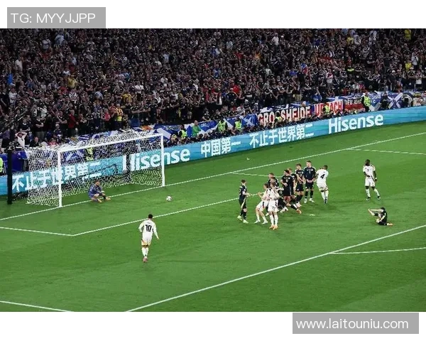 冰与葡萄牙的较量：一场激情四溢的足球盛宴与文化碰撞