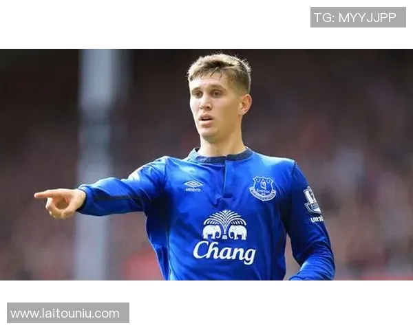 马丁内斯的传奇旅程：从足球新星到世界级教练的蜕变与挑战